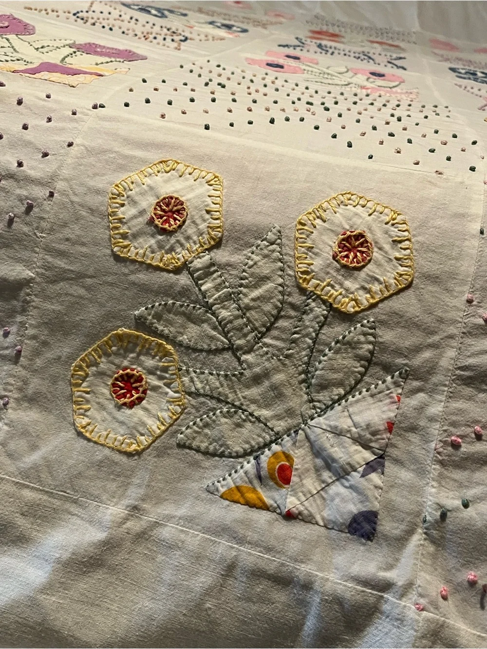 Vintage Hand Appliquéd Embroidered Flower Basket Bedspread/Coverlet 100” x 88”